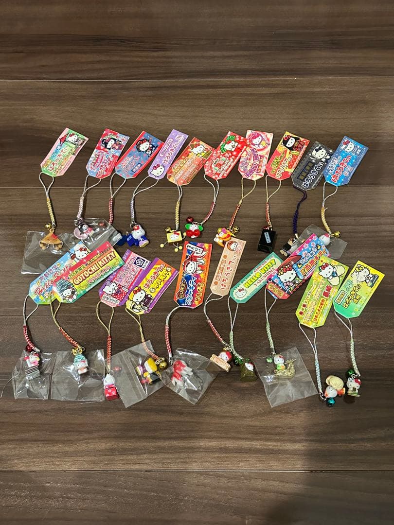 バラ売り不可　キティちゃん　根付け　ストラップ　ご当地　レア　廃盤もの多数