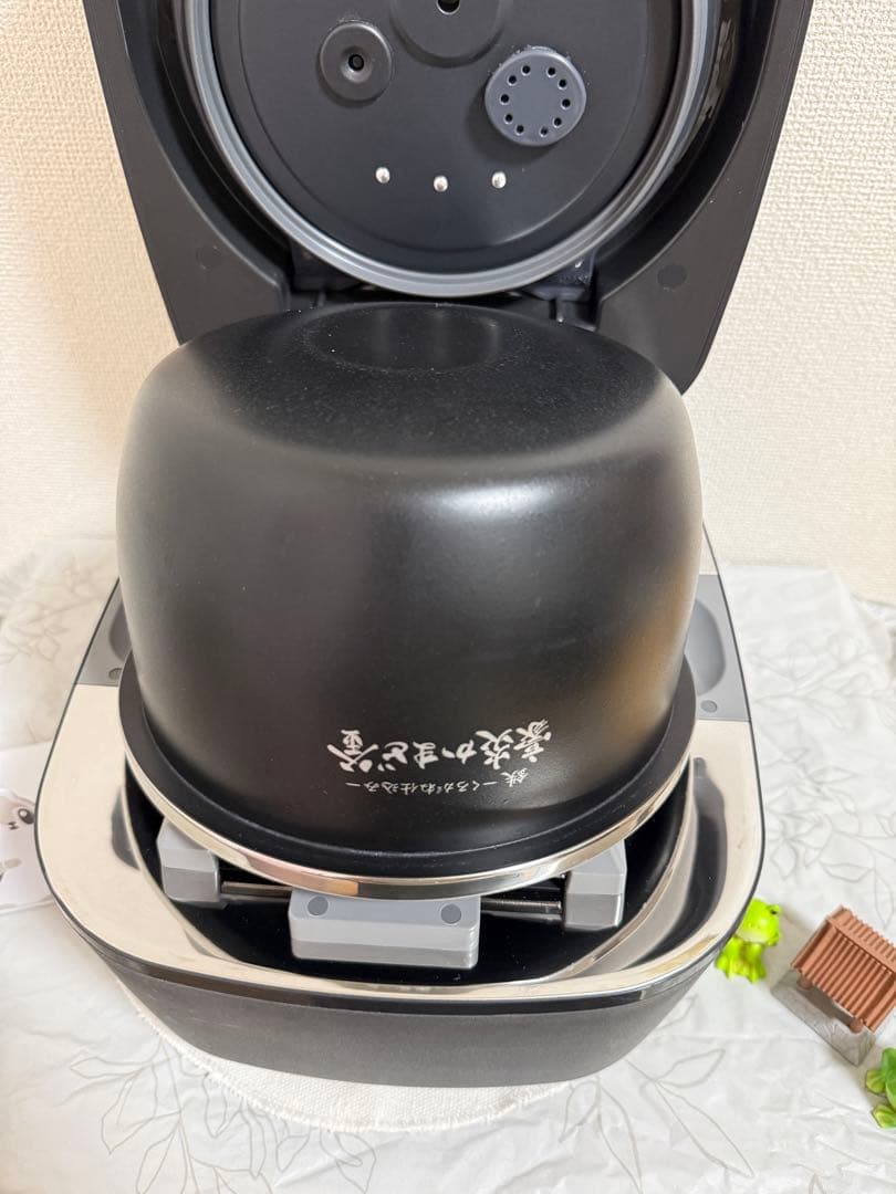 象印炎舞炊き NW-FC10 圧力IH 5.5合　2024。