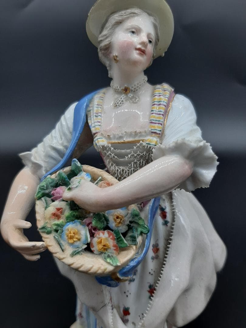 古マイセン／アシエ1768年『花摘みの女』大型フィギュリン美品1級品ボタン剣