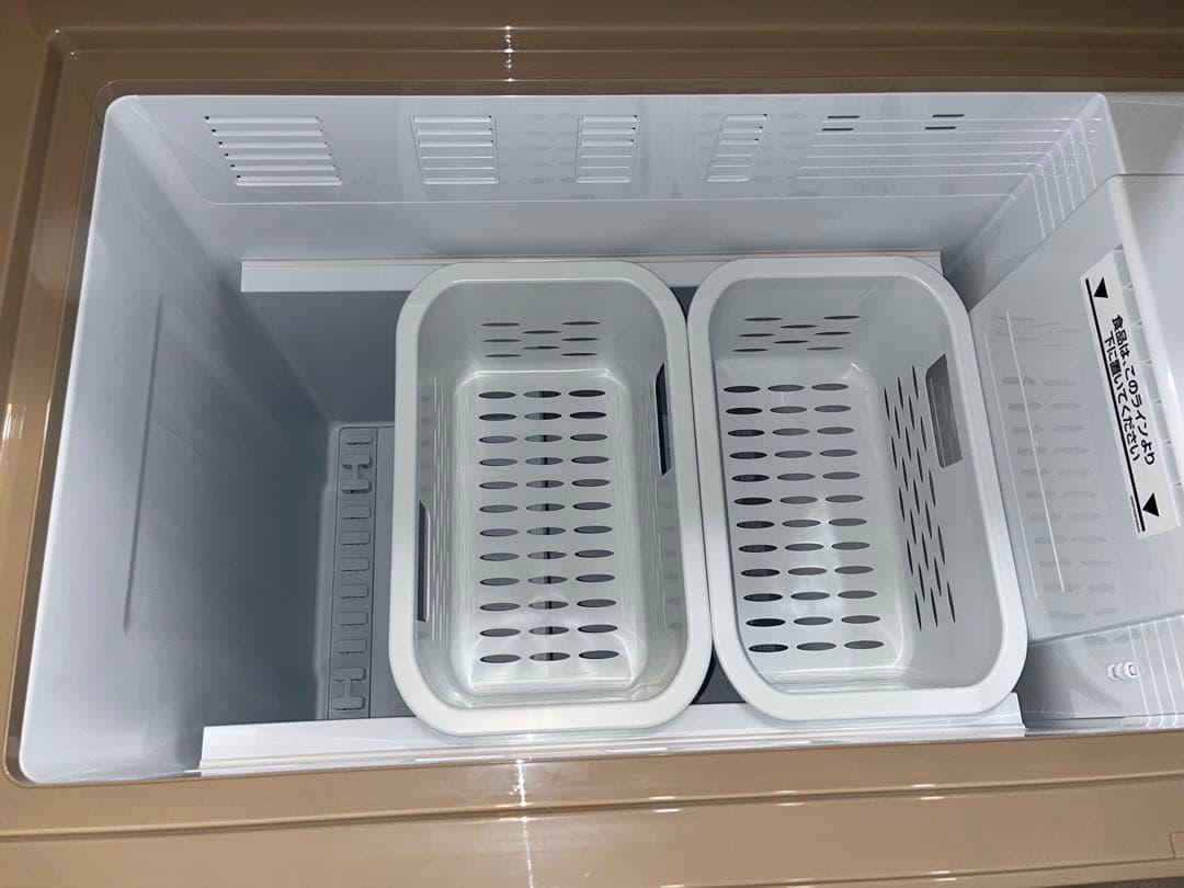 上開き1ドア冷凍庫（冷凍↔︎冷蔵切替え機能付き）AQUA AQF-GF20CN