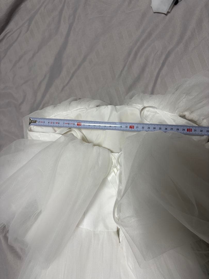 ホワイトオフショルダー　ウェディングドレス　ハツコエンドウruna風