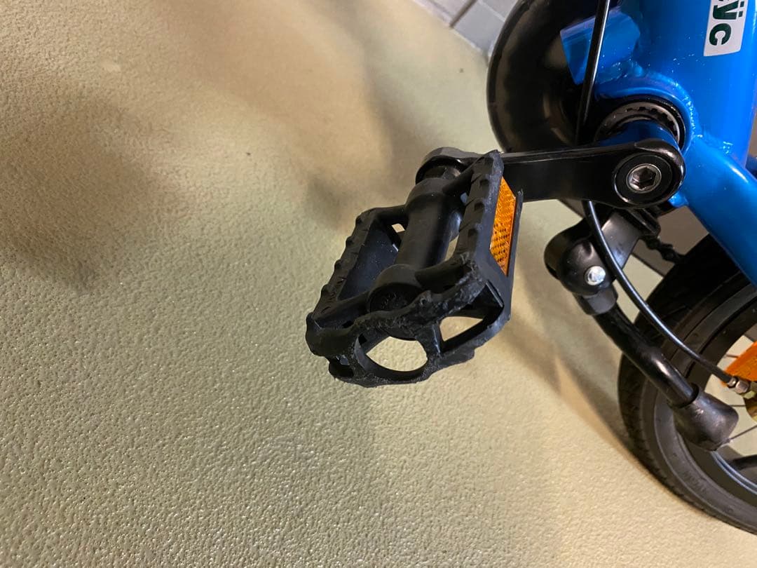 超美品⭐︎都内引渡し可能ストライダー 14x ブルー スタンド付き 14インチ