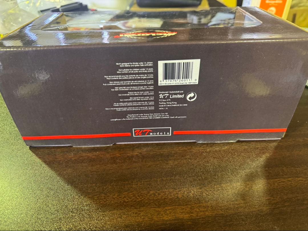 s1348 未開封　UTモデル 1/18 マクラーレンF1 GTR ブラック