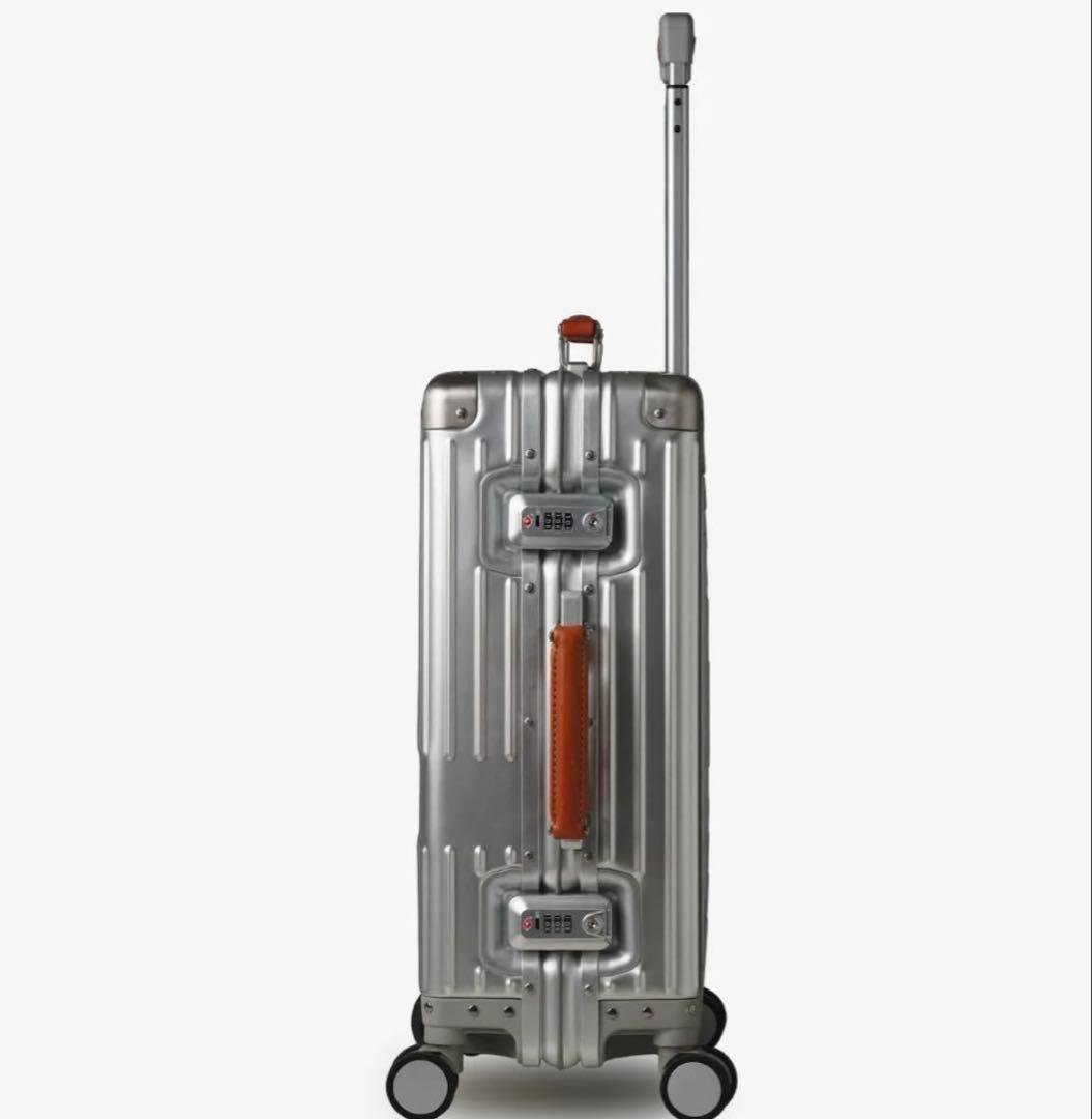 新品未使用未開封innovatorINV1811STPアルミスーツケース