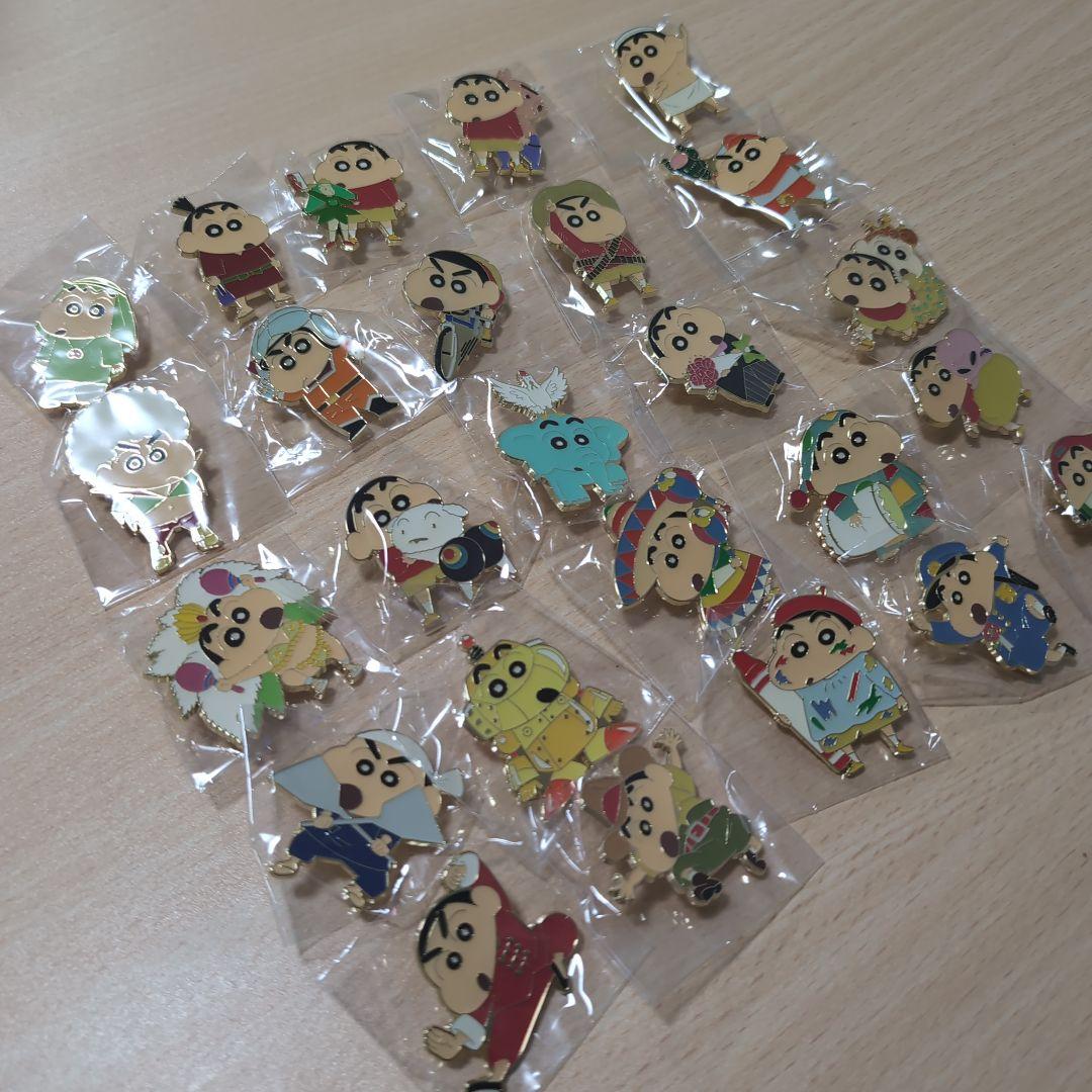 クレヨンしんちゃん 30周年ピンバッジ 25種