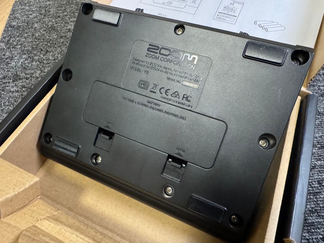ZOOM V3 Vocal Processor 箱・説明書付
