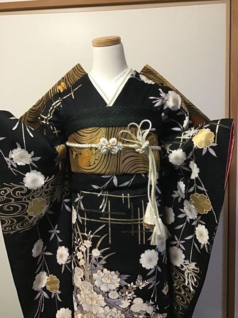 振袖フルセット　黒　白　金　金彩　金糸刺繍　振袖6点セット　成人式
