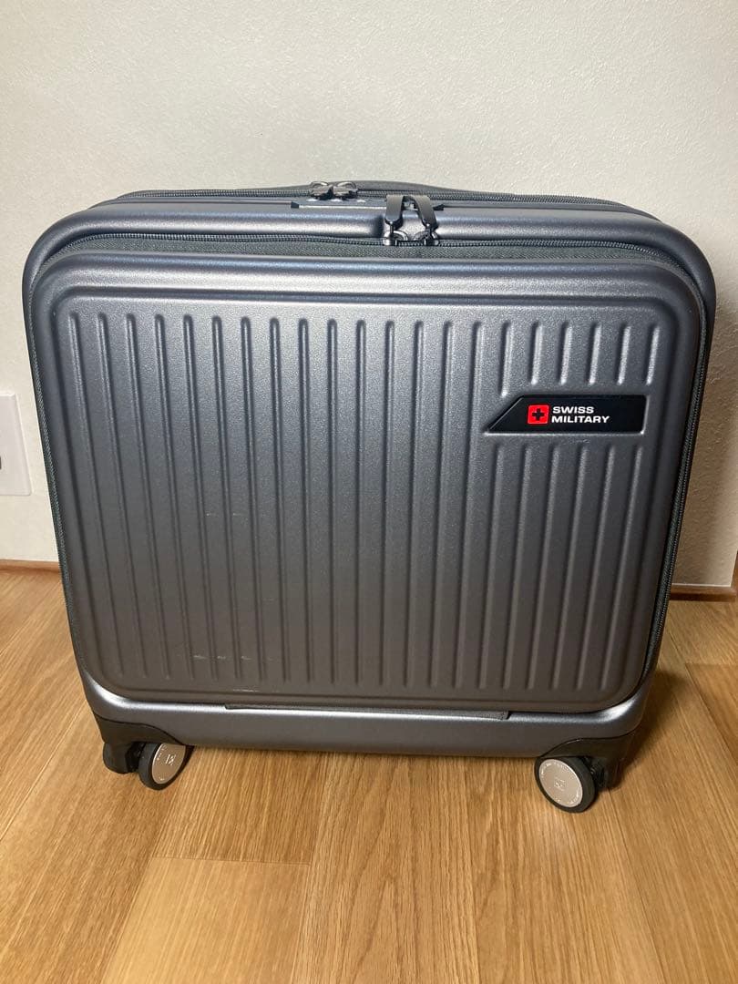 スイスミリタリー キャリーケース 18インチ　37L（拡張時42L）