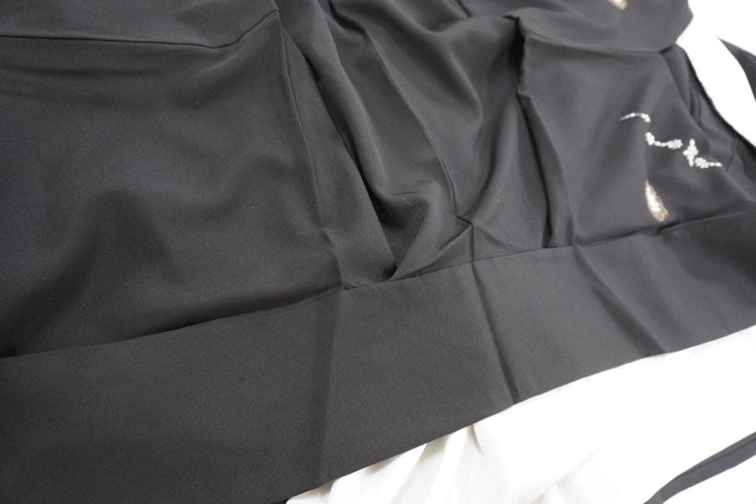 や*き様 白い花の刺繍　黒地付下げ 単衣仕立て