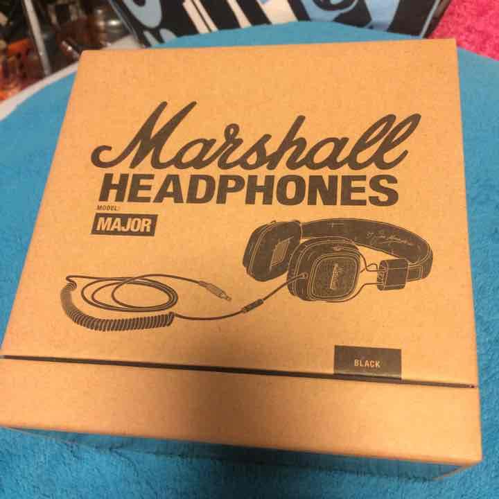 ヘッドホン Marshall HEADPHONES