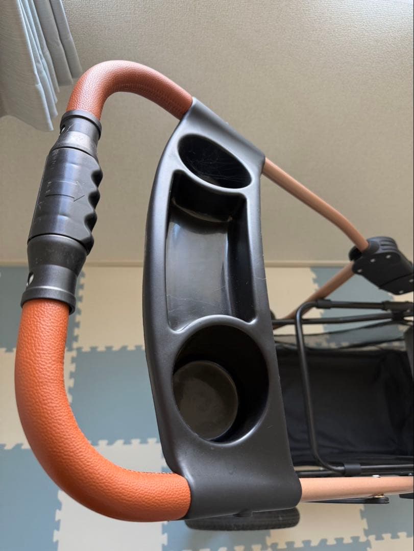 ベージュペットカート メッシュ素材 カップホルダー付き