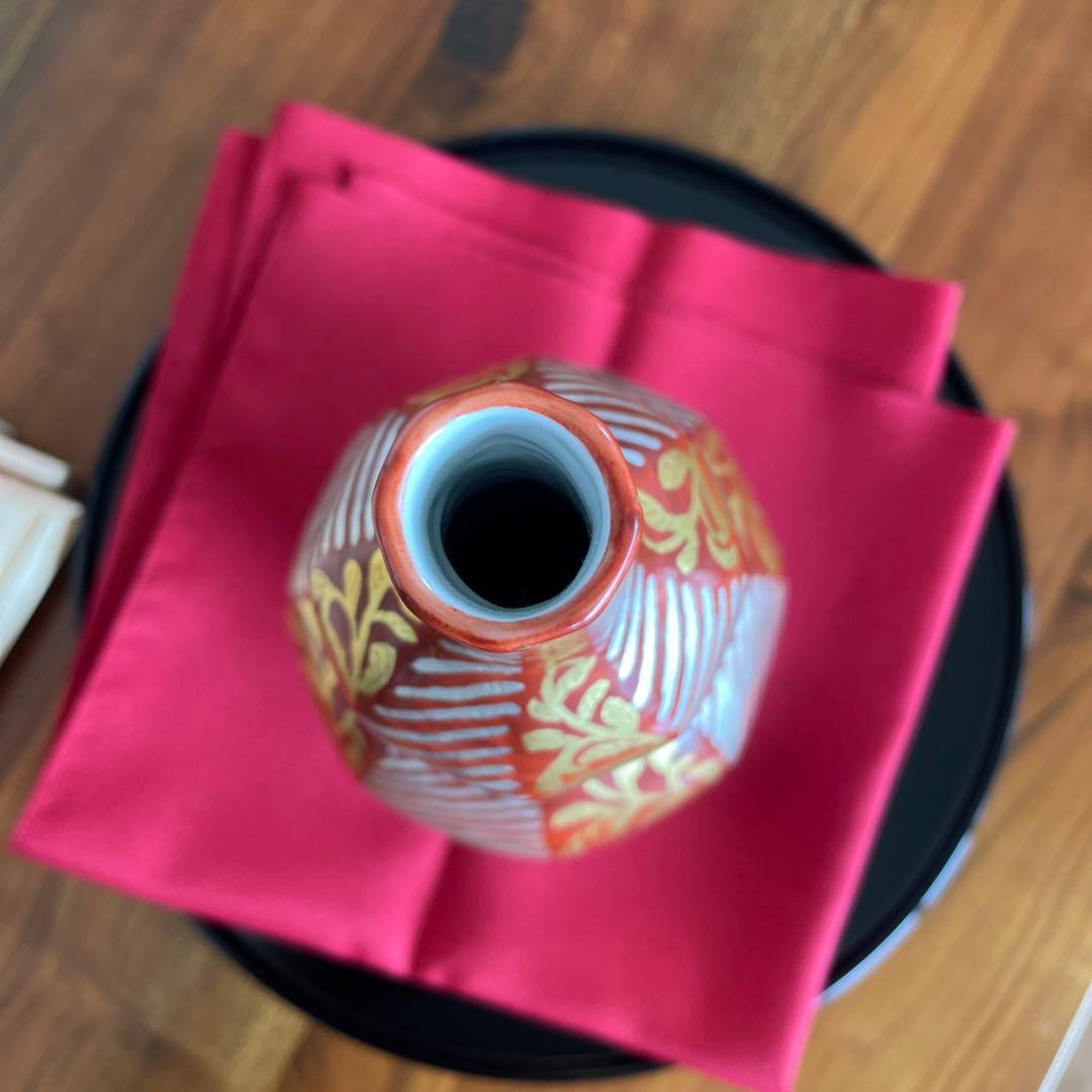 佐賀 嬉野 琥山窯　小野次郎（小野珀子氏 次男）紅地金銀襴手　瓶