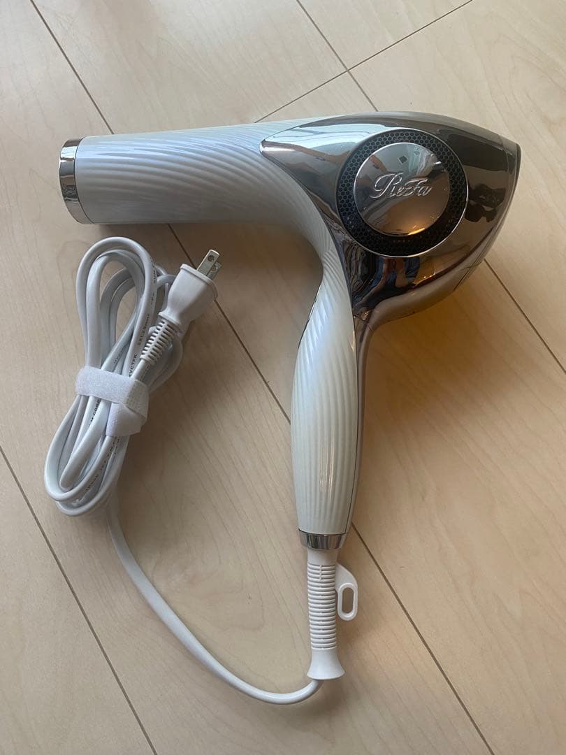 リファ ビューテックドライヤー ホワイト