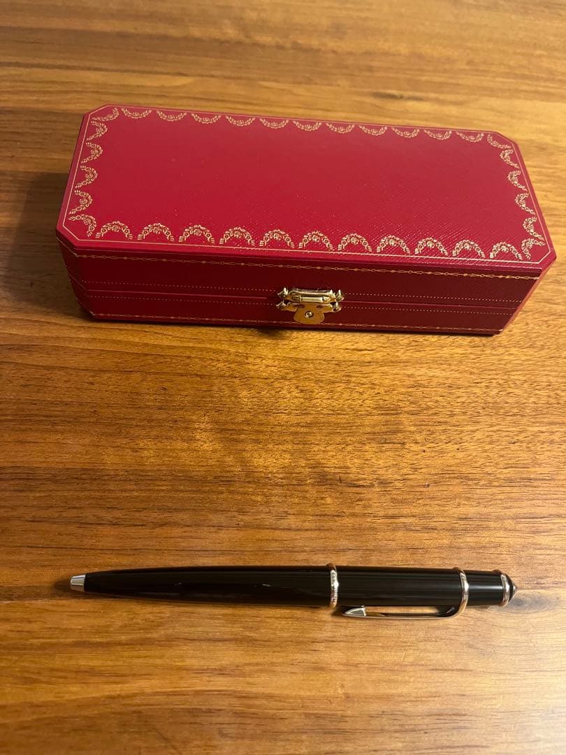 Cartier ボールペン 黒 ケース付き