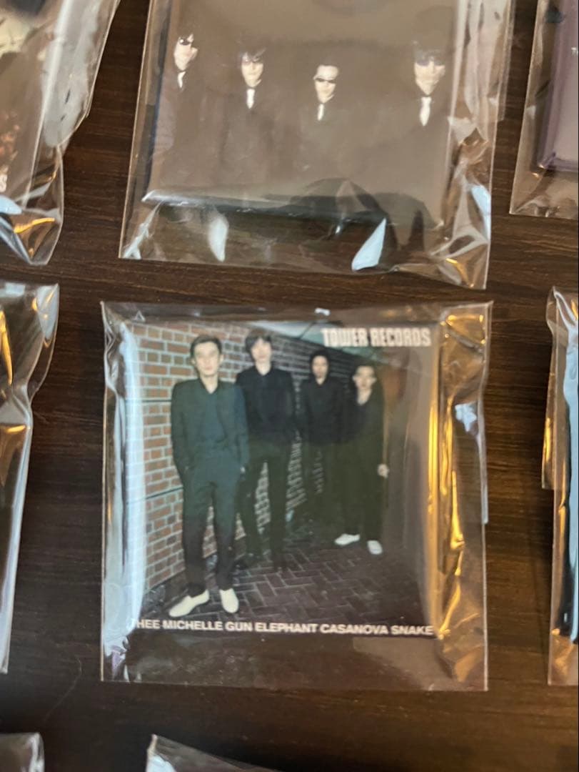 thee michelle gun elephant9作品ジャケット柄ピンバッジ