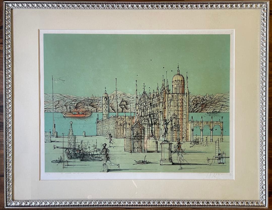 フランスの幻想画家ジャン・カルズー（Jean Carzou）による「海辺の城塞」