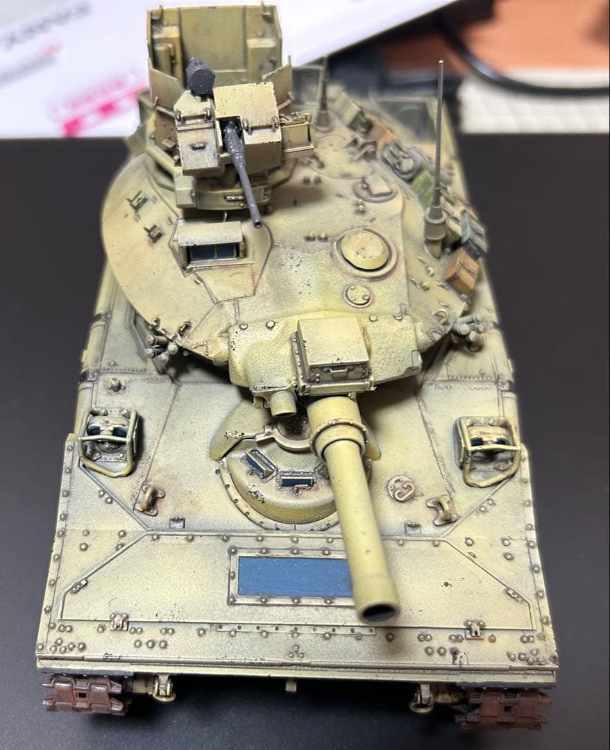 戦車　プラモデル完成品　1/35 スケール