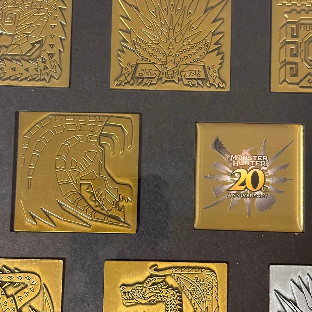 モンスターハンター20周年 大狩猟展 額装ピンズセット