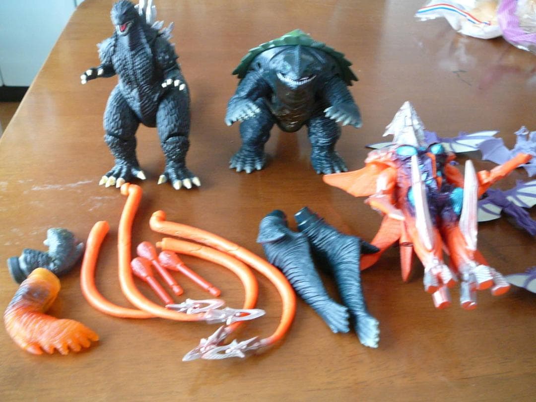 ガメラ　ゴジラ　フィギュア　セット　画像のものがすべてです