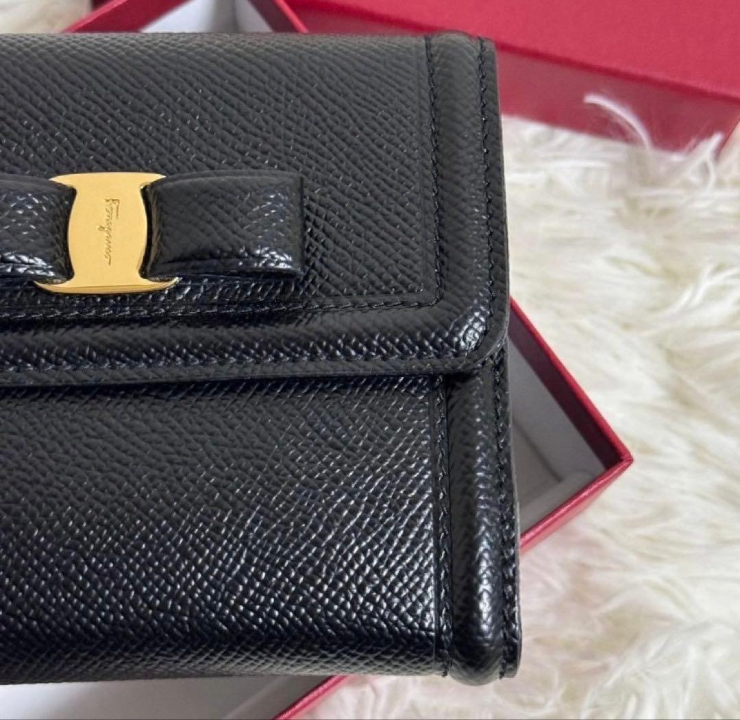 【お値下げ中】Salvatore Ferragamo 財布　ヴァラ　フェラガモ