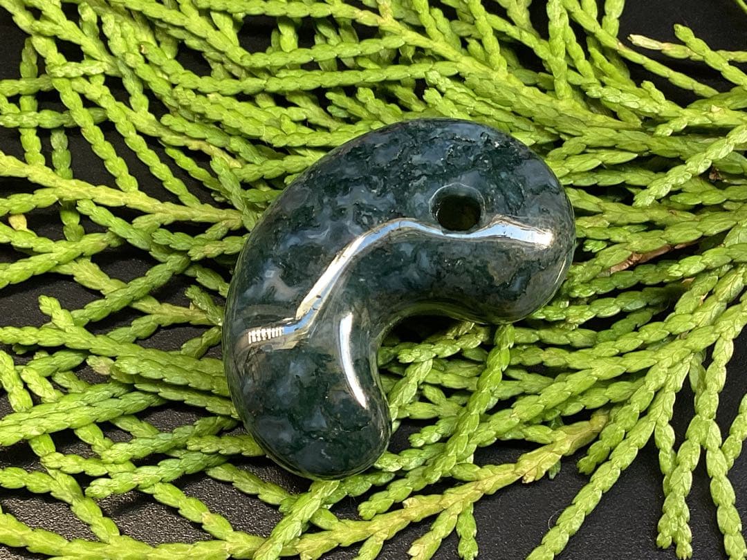 ✳超希少数の*幸運金運の黄色入り出雲勾玉【碧玉】　20万円以上のお値段鑑別書付