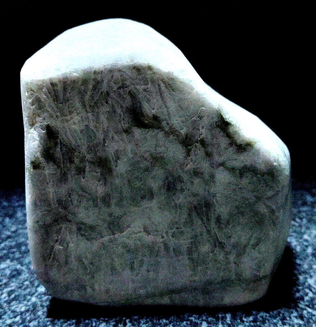 ★翡翠原石★稀少！下仁田硬玉翡翠【転石・切り出し〜磨き483ｇ】