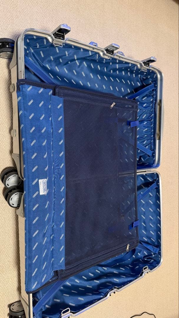 RIMOWAリモワ シルバーインテグラル スーツケース 約72cm x約44cm