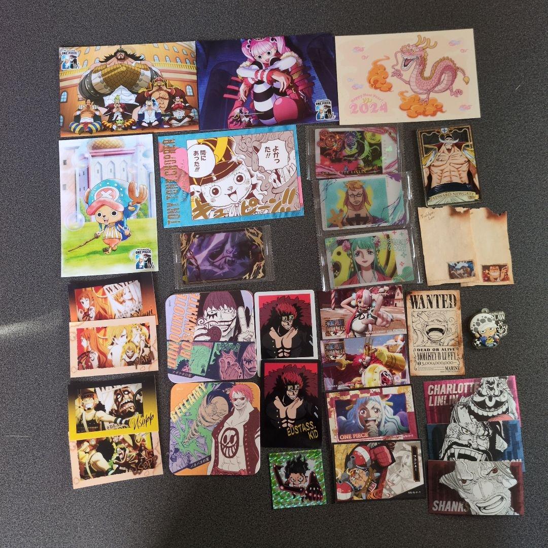 ワンピースグッズまとめ売り　フィギュアや缶バッチなど