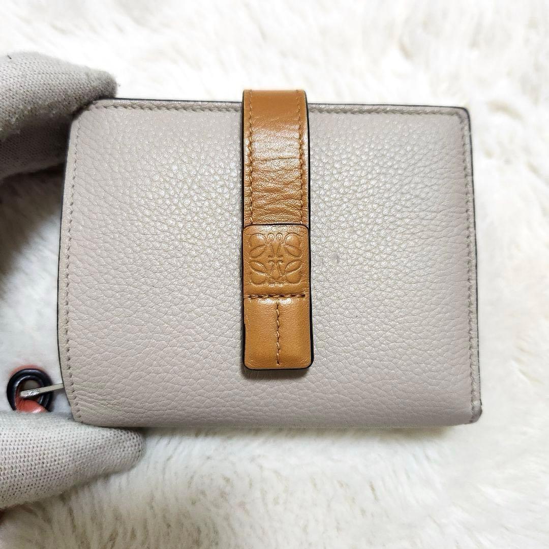 ✨極美品　正規品✨ロエベ　二つ折り　コンパクトジップウォレット　アナグラム　ロゴ