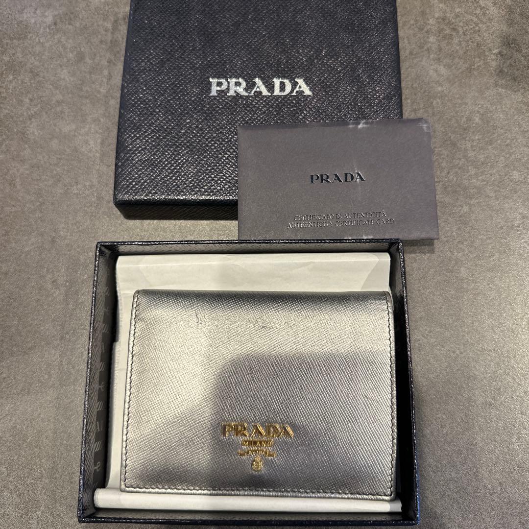 PRADA シルバー 二つ折り財布