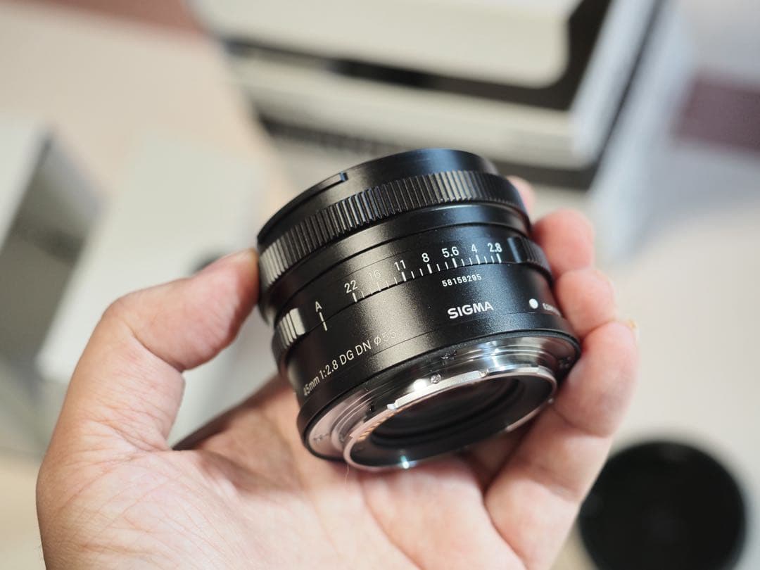 SIGMA 45mm F2.8 DG DN L-mount ほぼ新品