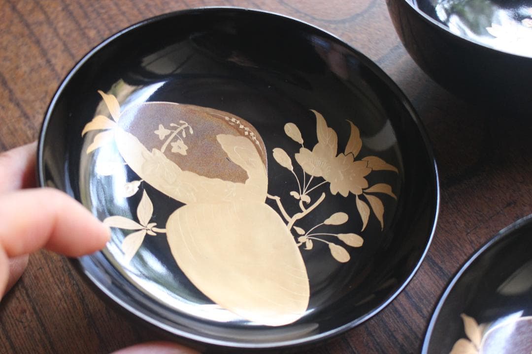 極小傷あり！時代黒漆に優美な貝合桜蒔絵の映える煮物椀2点（検輪島塗雑煮椀