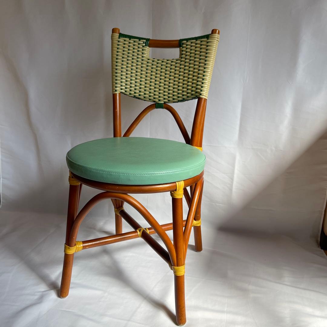 軽くて丈夫なラタンチェア