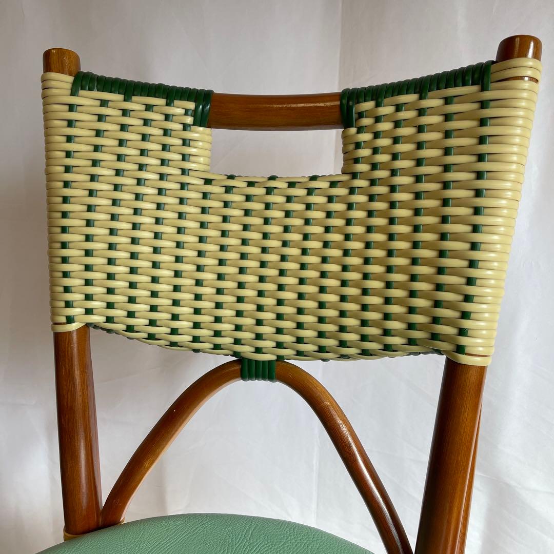 軽くて丈夫なラタンチェア