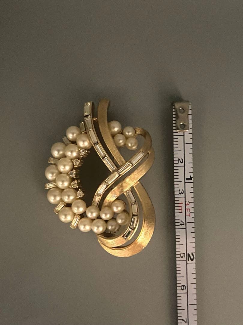 lotuscloud 2512⭐️TRIFARI トリファリヴィンテージブローチ