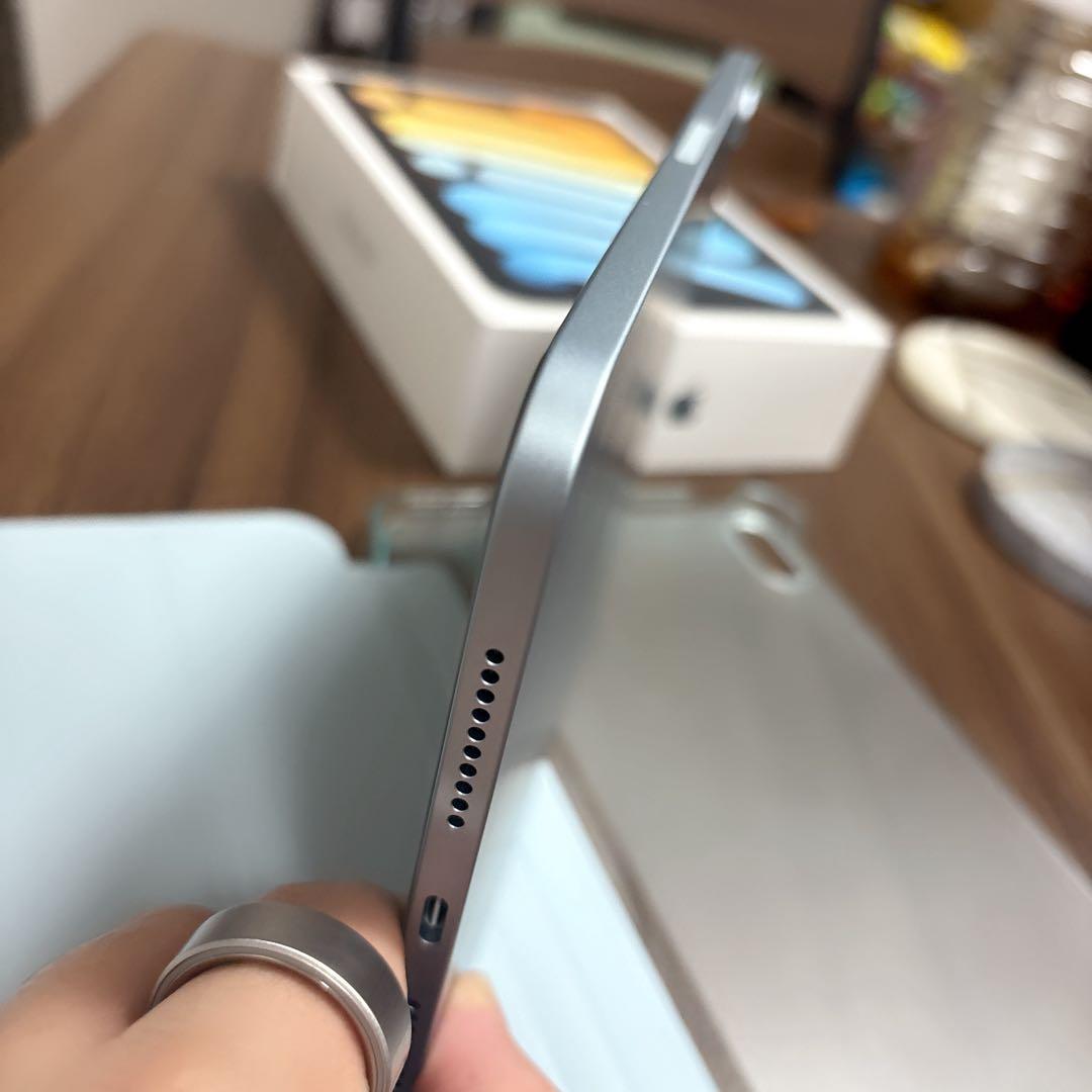 ほぼ未使用品　AppleiPad mini第7世代（A17pro）