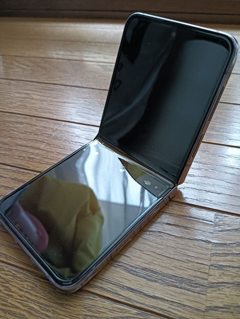 BTS Galaxy Z Flip4 ジャンク品