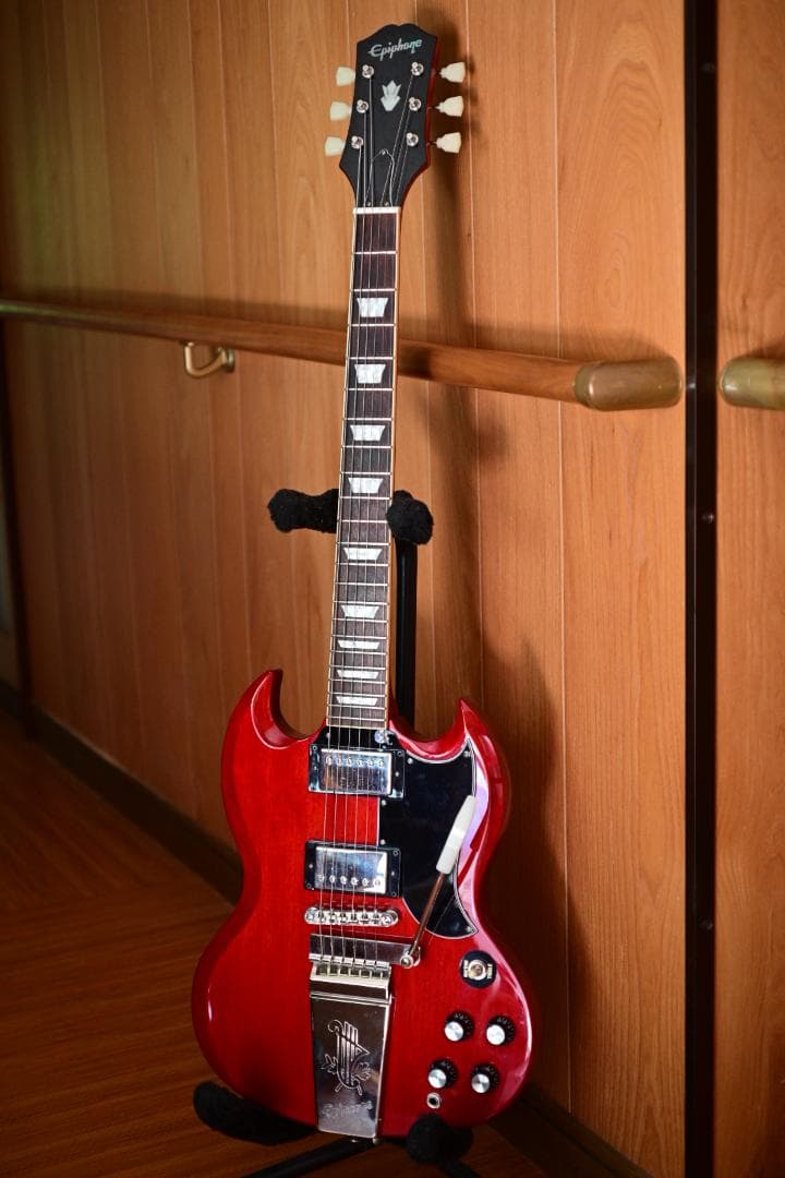 ギター EPIPHONE SG Standard 61 Maestro Vibrola