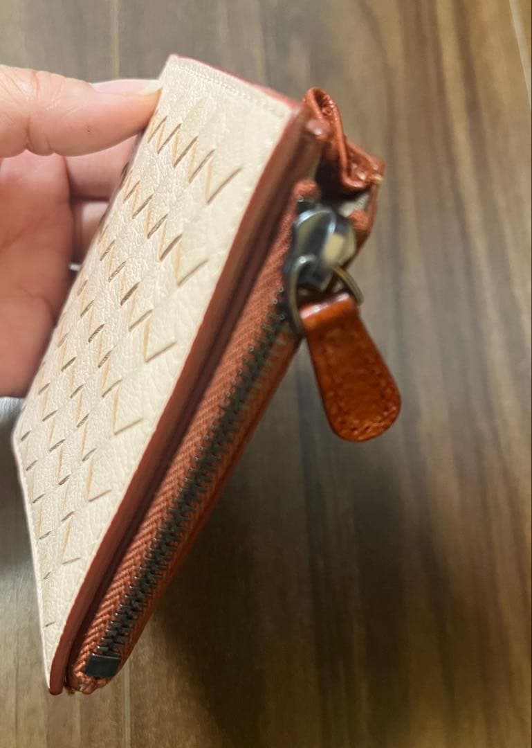 ボッテガ　アイボリー レザー 二つ折り財布