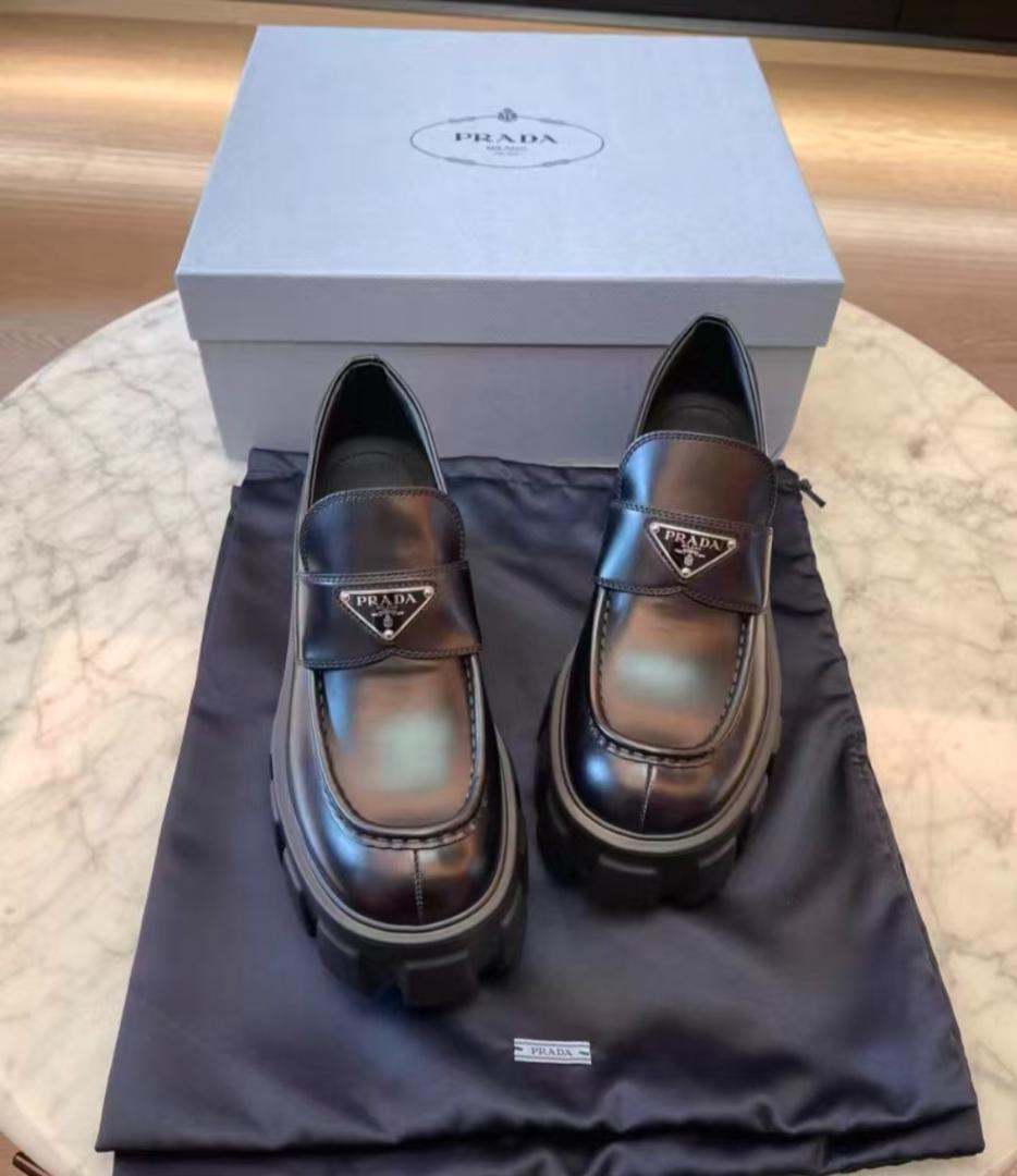 PRADA ブラック ローファー 厚底