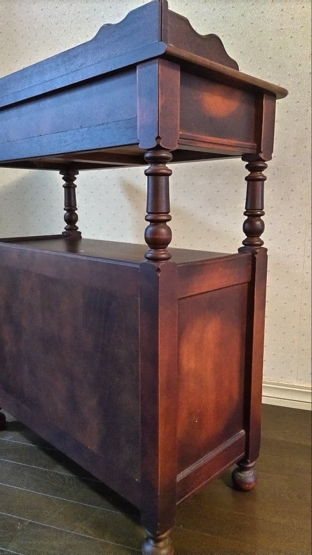 クラシックスタイル　レトロ調カリモク木製家具