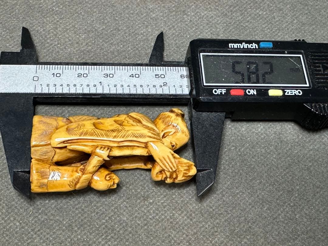 極上　根付　面と唐子　天然素材　アンティーク　和彫　置物　骨董　飾り物　古美術品