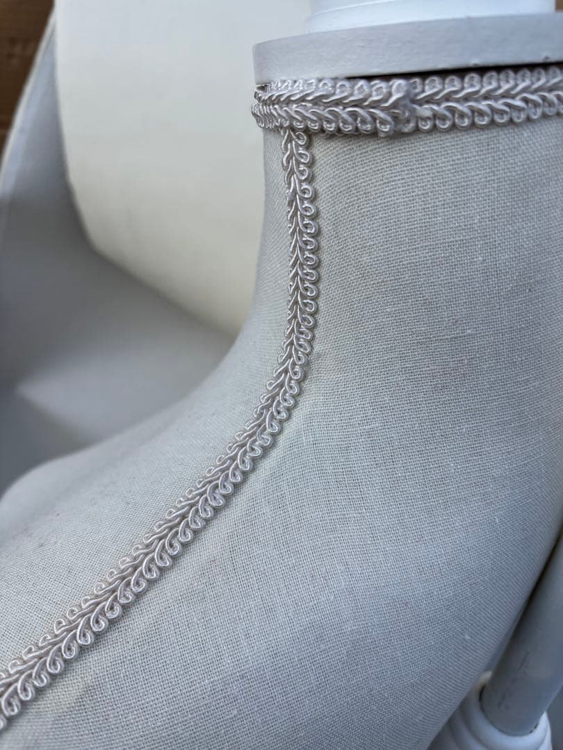 アンティーク なエレガントなトルソー　ボディー　マネキン女性用中型 ホワイト