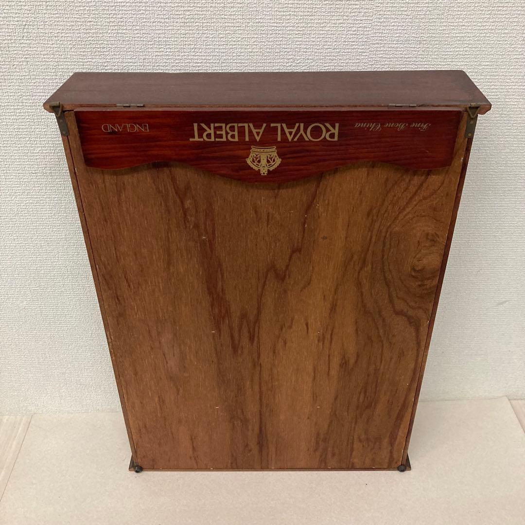 ロイヤルアルバート　フラワーオブザマンス　ティーカップボード　ディスプレイ棚