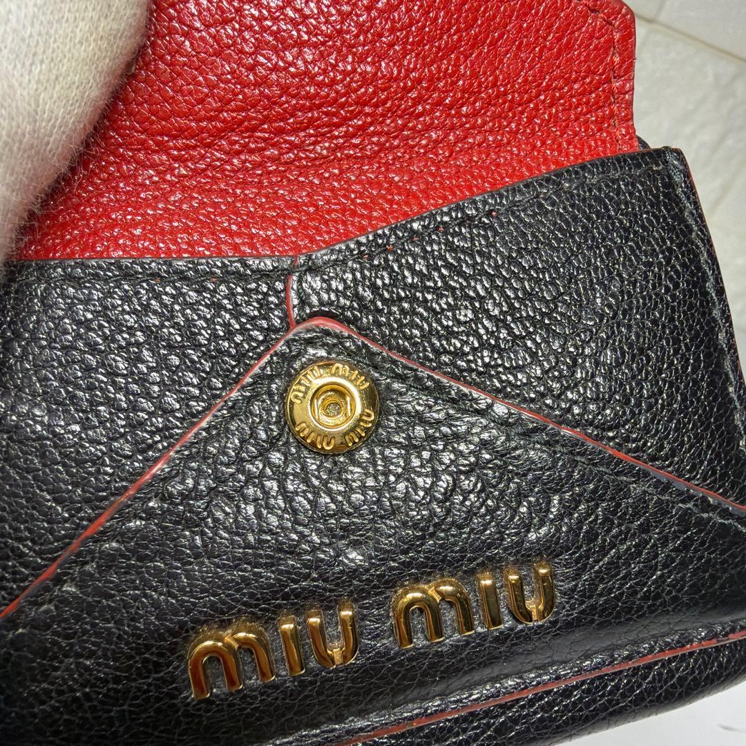 良品 MIUMIU 黒 ラブレター ハート マドラス 折り財布 ミニウォレット