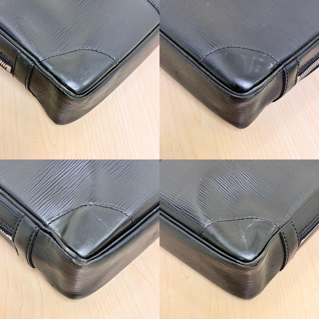 Louis Vuitton ルイヴィトン エピ ポルトドキュマン ヴォワヤージュ