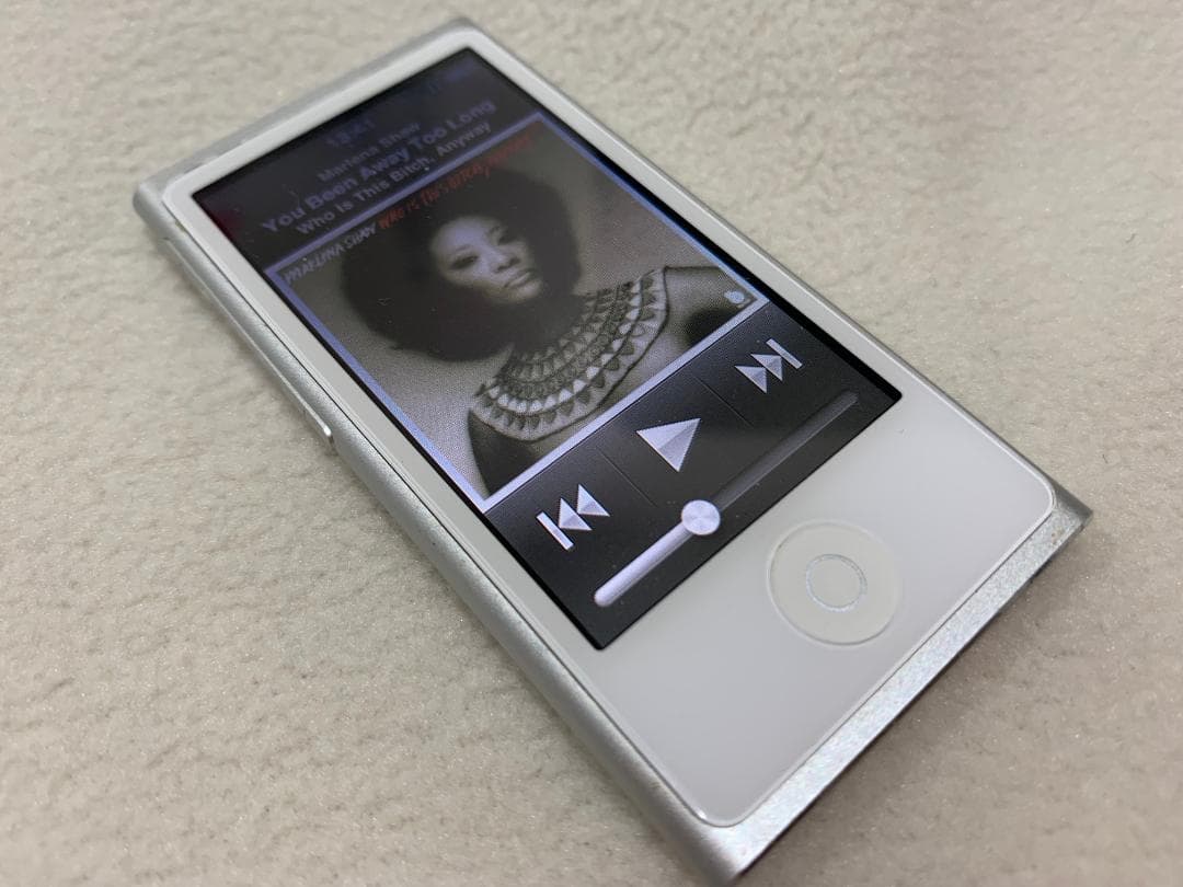 【美品】Apple iPod nano 第7世代 16GB シルバー