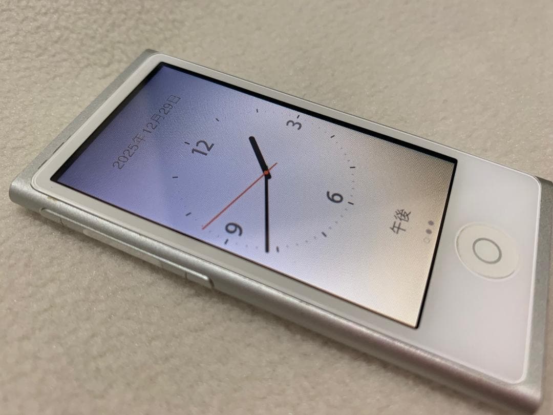【美品】Apple iPod nano 第7世代 16GB シルバー