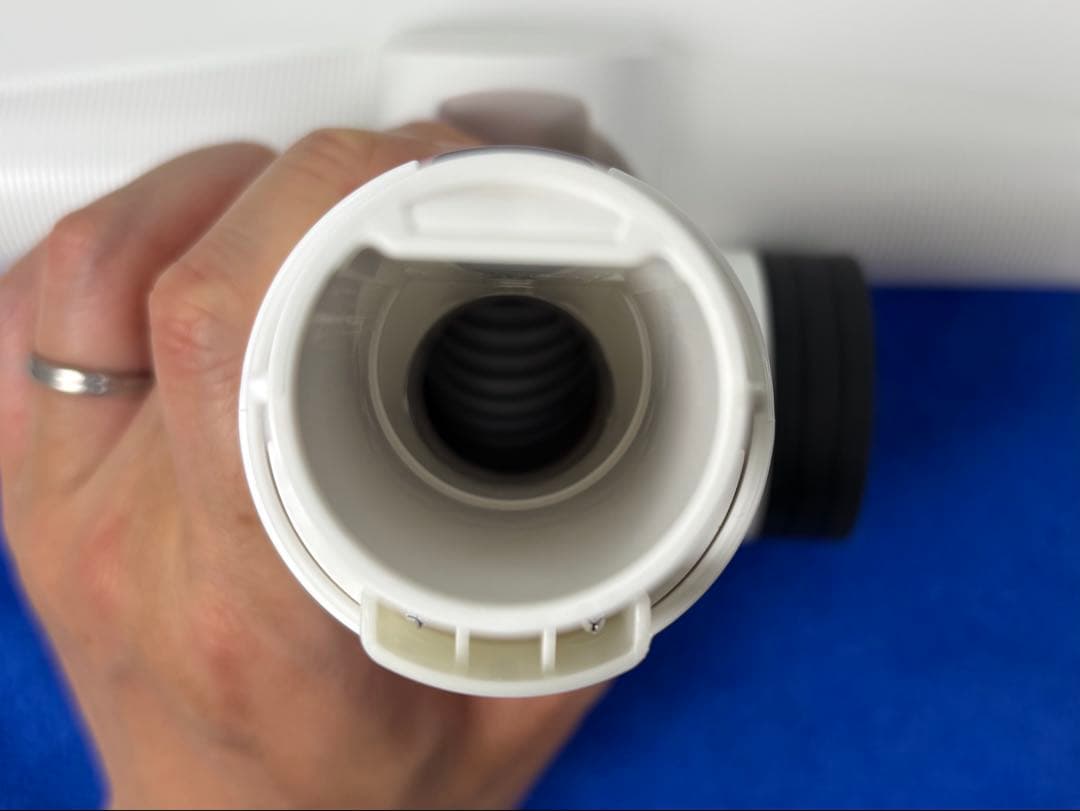 【美品】UWANT V500 自動集じん コードレス掃除機 グリーンライト