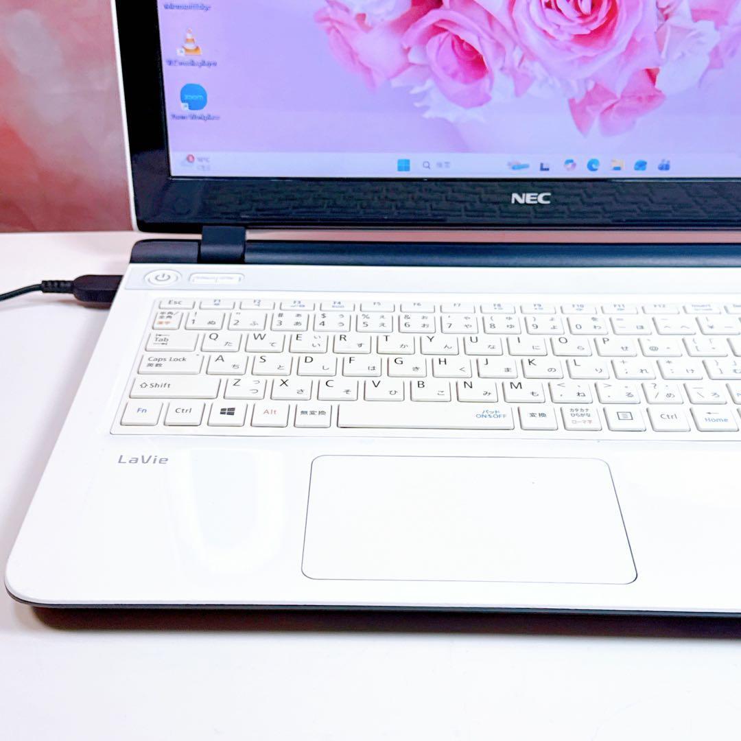 新品高速SSD✨windows11 カメラ付ノートパソコン オフィス 薄型 白